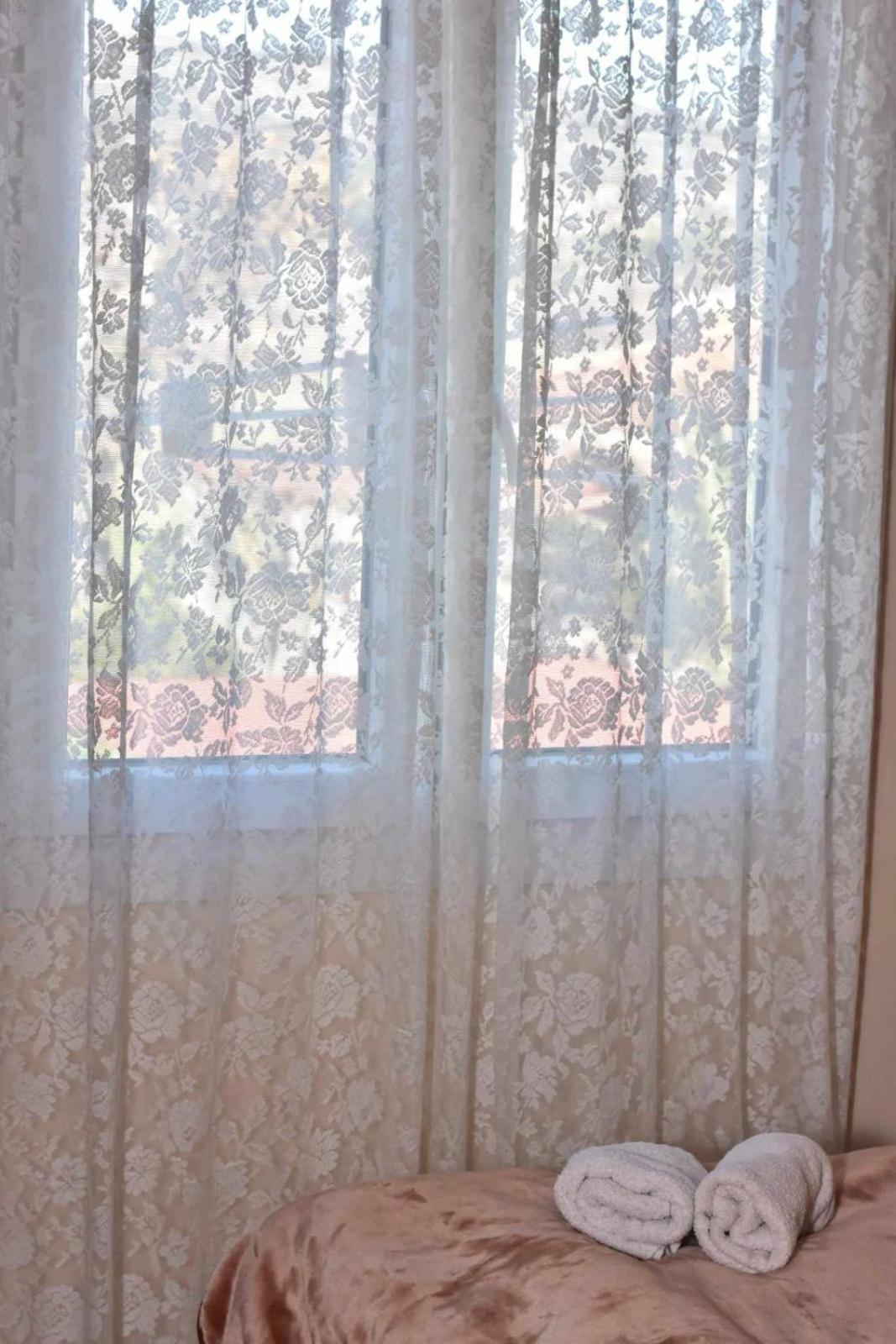 Komi  Μοντέρνα Εξοχική Κατοικία Στην Κωμη מראה חיצוני תמונה